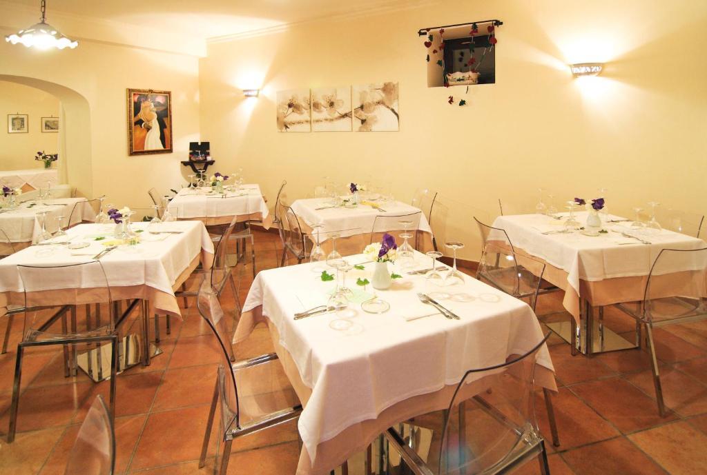Hotel L' Antico Cortile Caserta Exterior foto
