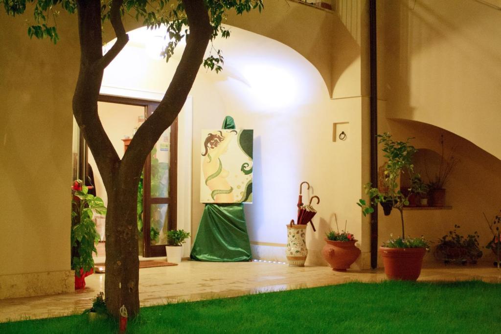 Hotel L' Antico Cortile Caserta Exterior foto
